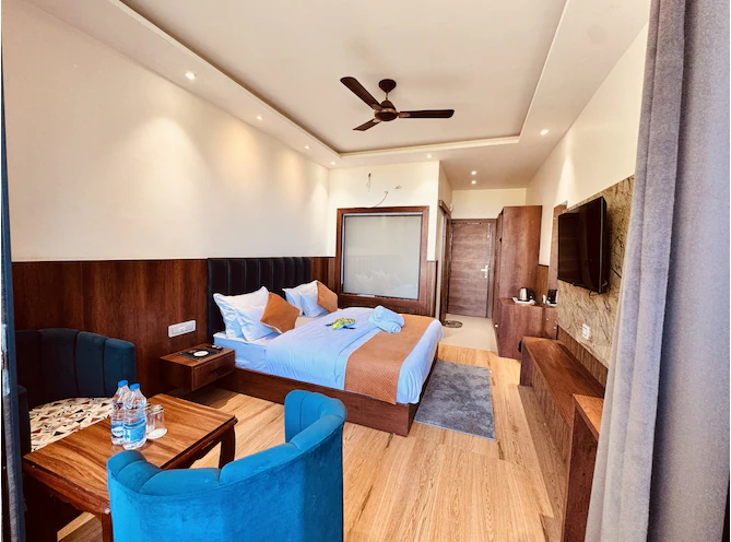HOTEL SKY HEAVEN DALHOUSIE Deluxe Room with balcony - Forest View 5