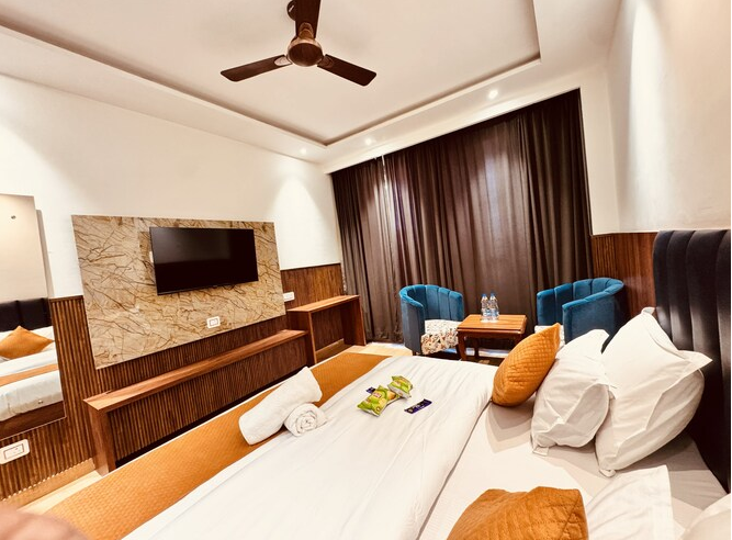 HOTEL SKY HEAVEN DALHOUSIE Deluxe Room with balcony - Forest View 3