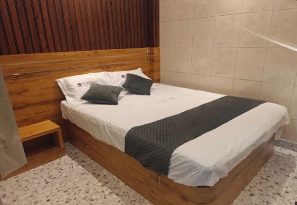 Grand Inn Deluxe Double Room 4