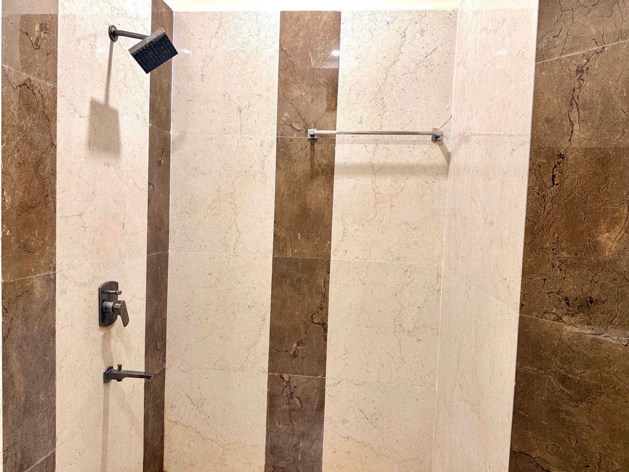 Krishnam Resort Deluxe room 7