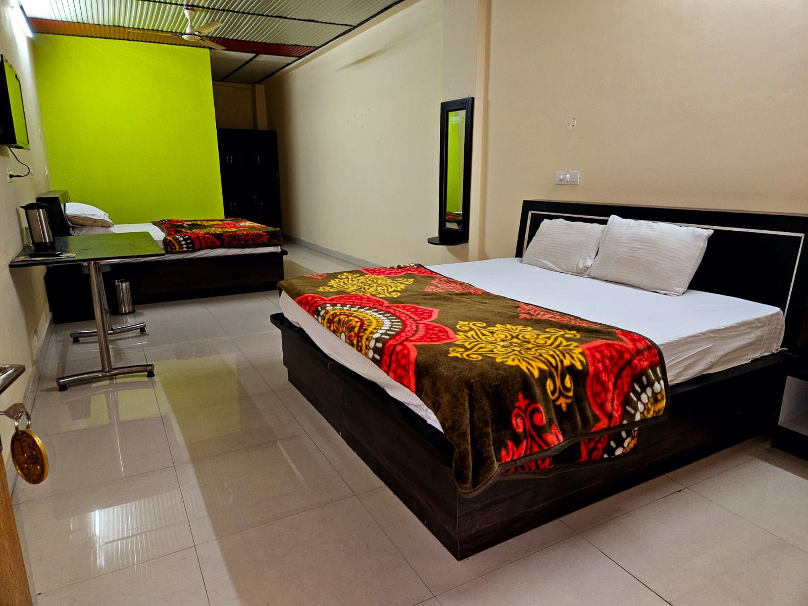 SONI HOTEL AND RESTAURANT Deluxe Room 3