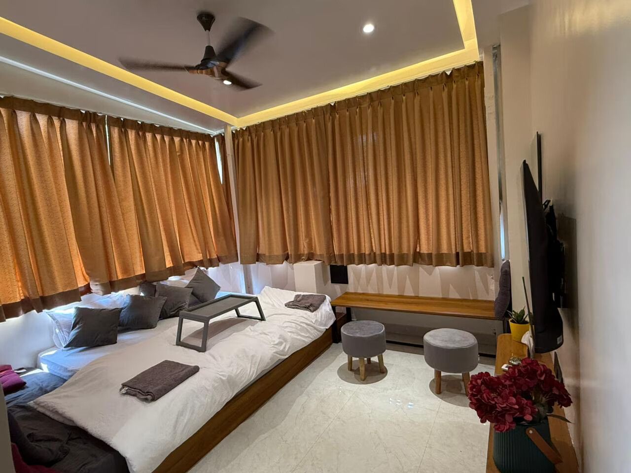 Deluxe cozy couple room