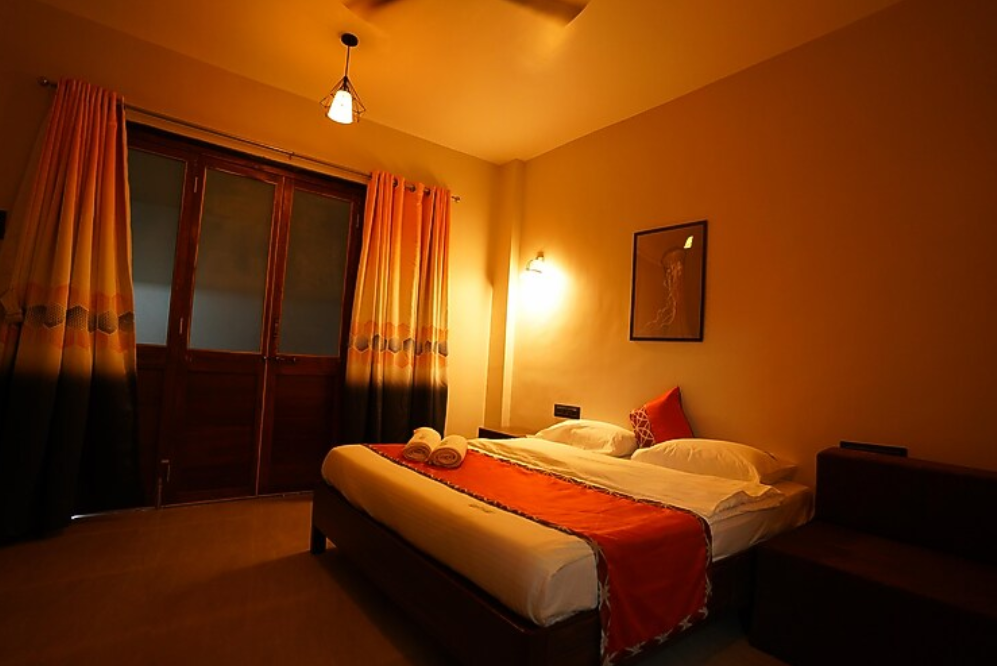 Coastal Bay Inn Standard Double Bedroom