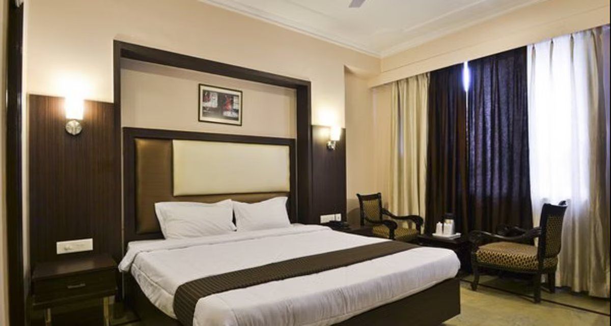Hotel Paramount Deluxe Room 5