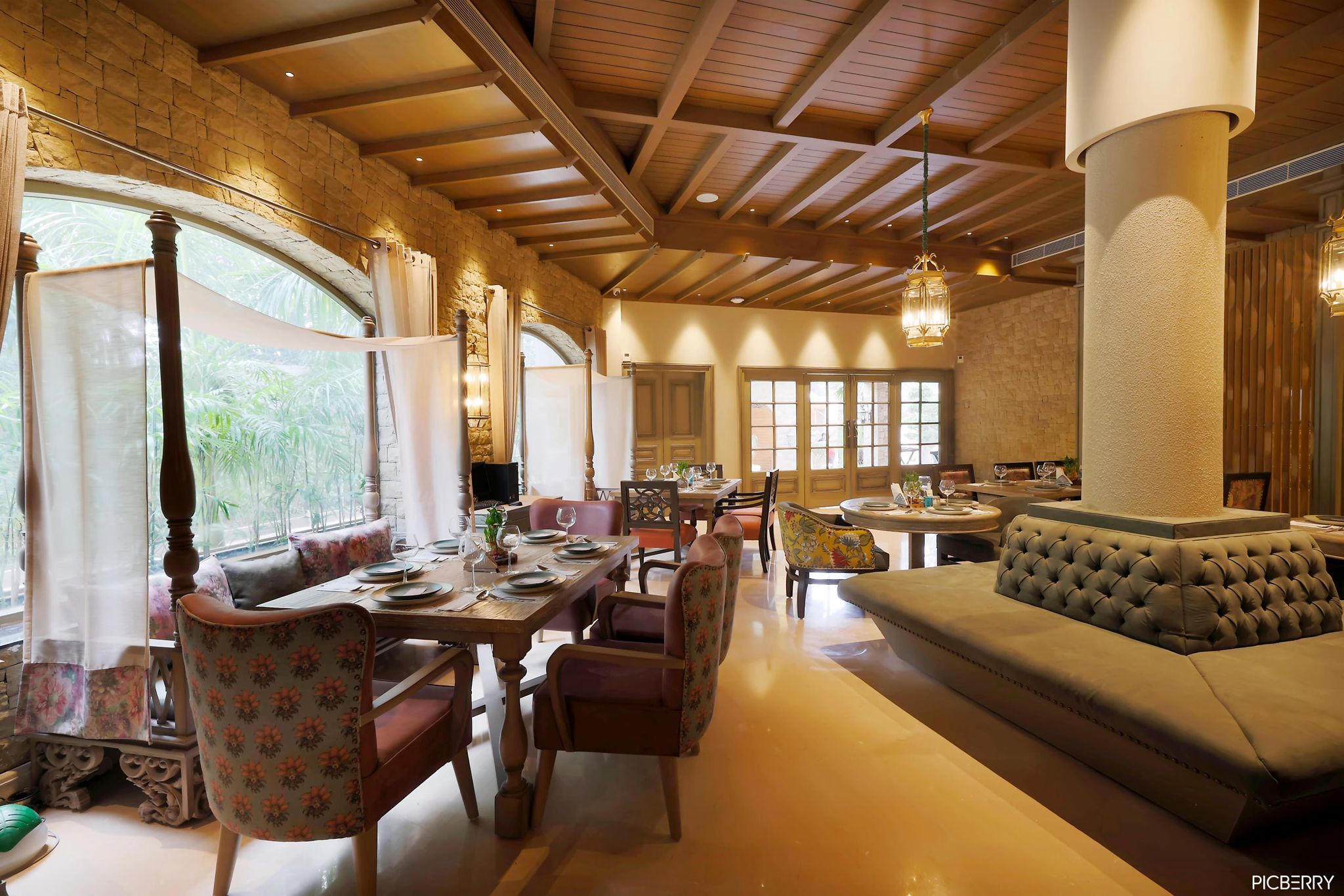 Food & Dining