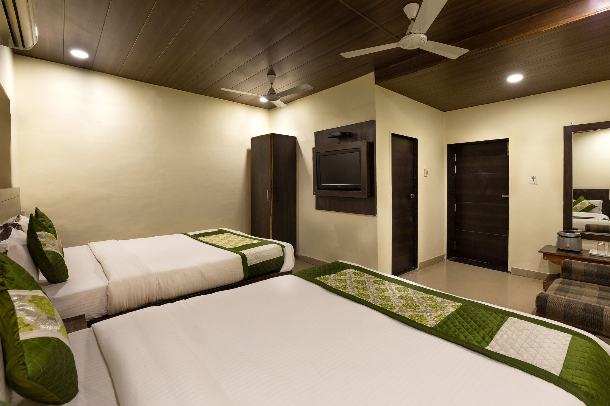 Deluxe AC room