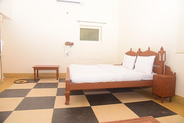 SUPER DELUXE AC ROOM