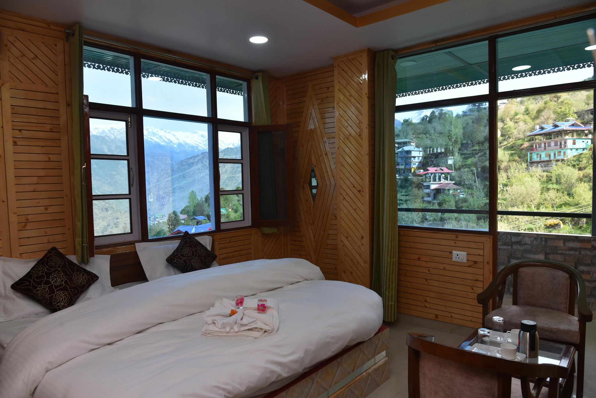 Sarahan Holiday Inn Family Suit 5