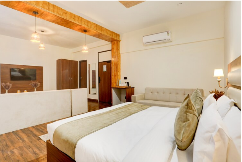 Deluxe Suite Room With Balcony