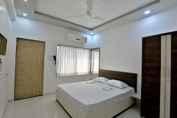 Sai Hotel, Navsari Deluxe Room 	