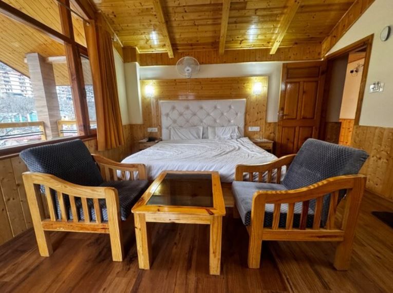 Deluxe with Balcony Room