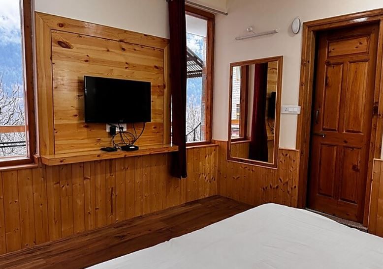 Deluxe with Balcony Room