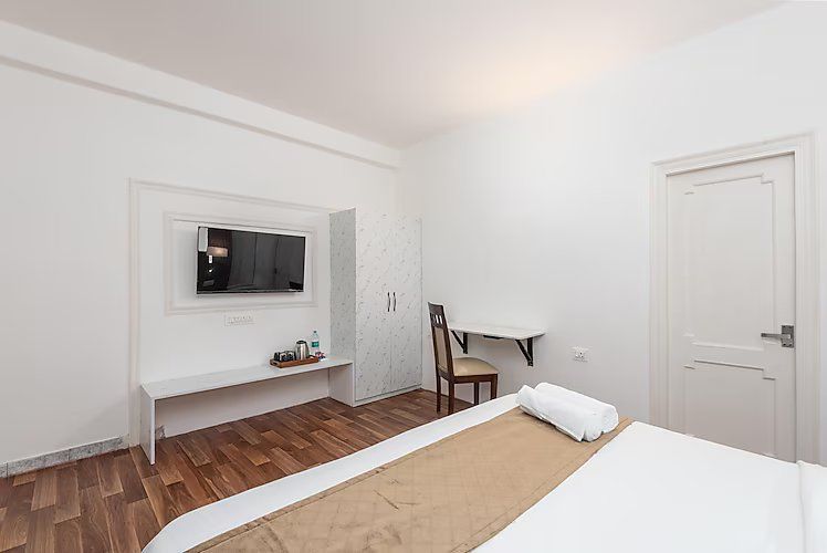 The Ridge By Royal Stays Deluxe Room with Common Balcony 3