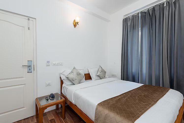 The Ridge By Royal Stays Deluxe Room with Common Balcony