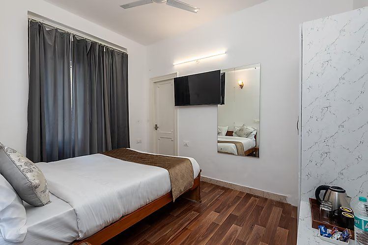 The Ridge By Royal Stays Deluxe Room with Common Balcony 2