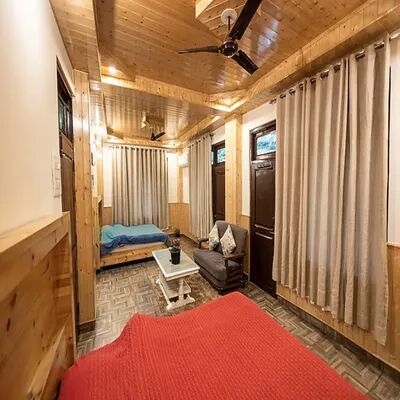 The Rainbow Inn Executive Suite 3