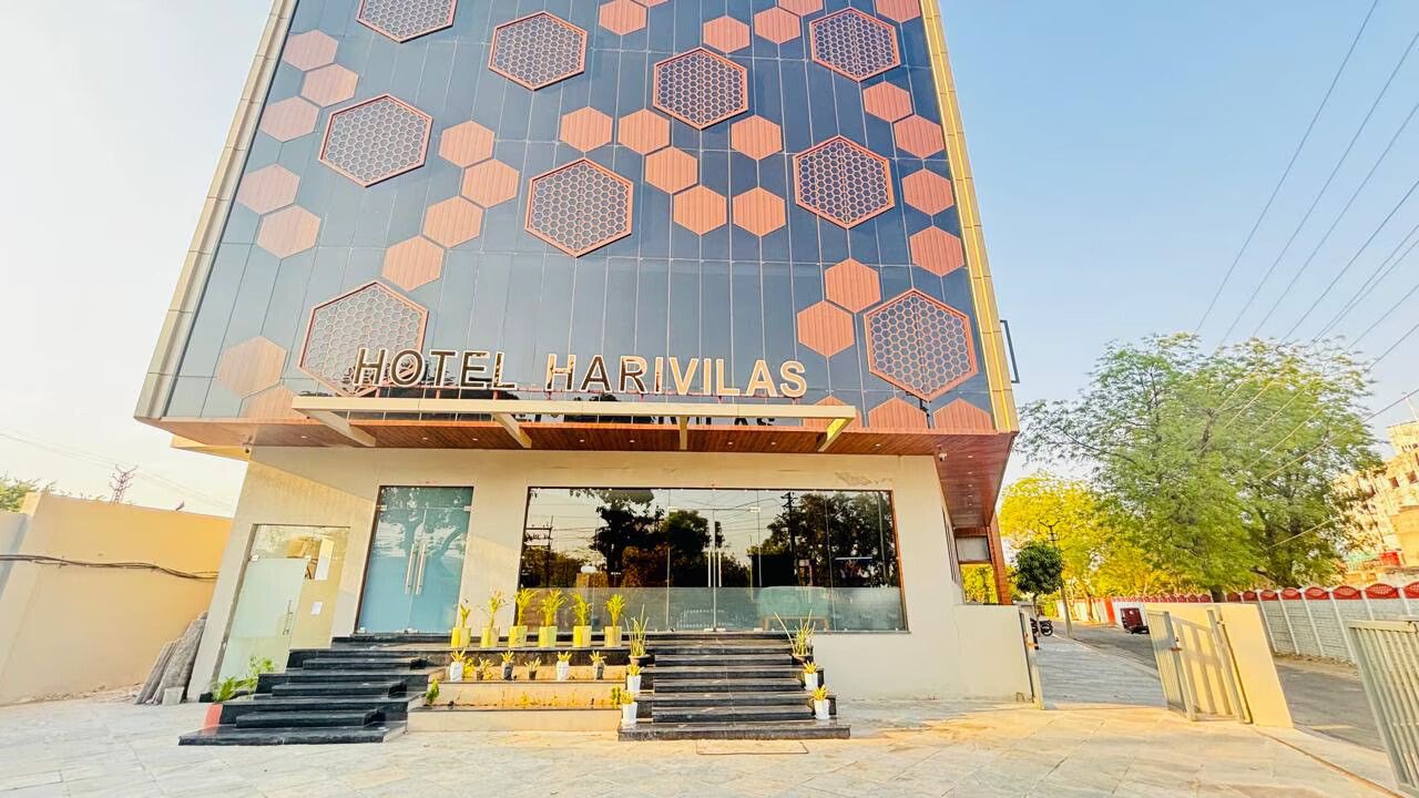 Hotel Harivilas