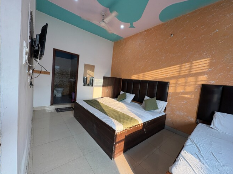 Deluxe Double Bedroom AC