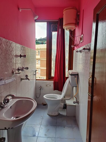 Hotel Ree Ghang Standard Room 4