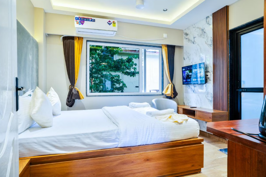 Super Deluxe King Bed Room with City View