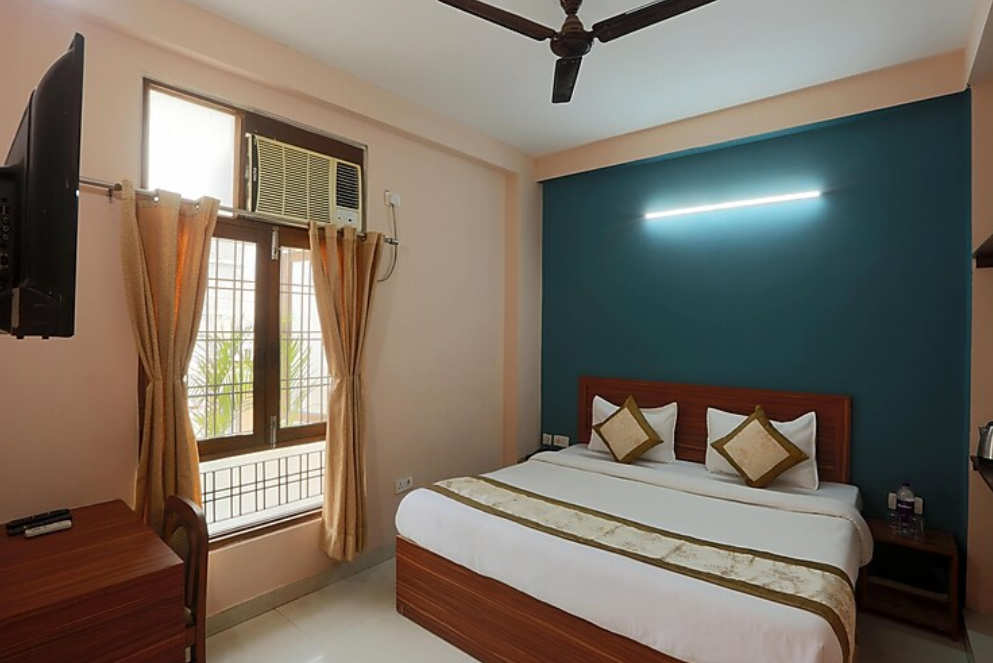 Hotel Surya Palace by Aura Deluxe Room 3
