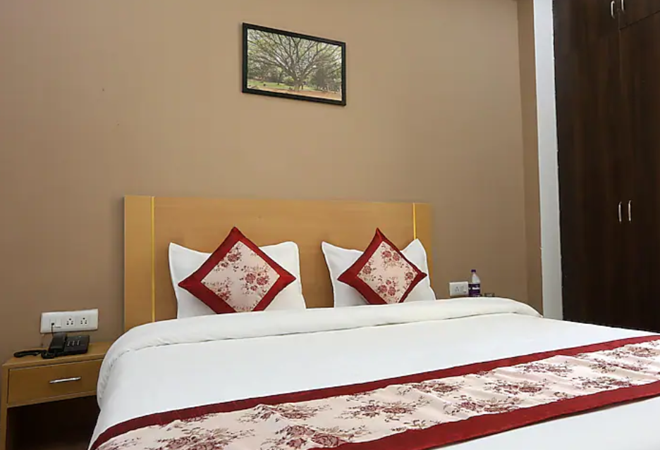 Hotel Surya Palace by Aura Deluxe Room 4