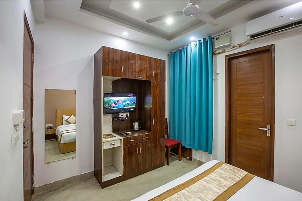 Hotel Surya Palace by Aura Deluxe Room 8