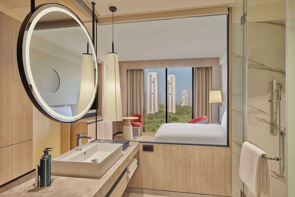 Hilton Gurugram Baani City Centre Room, 1 King Bed 2