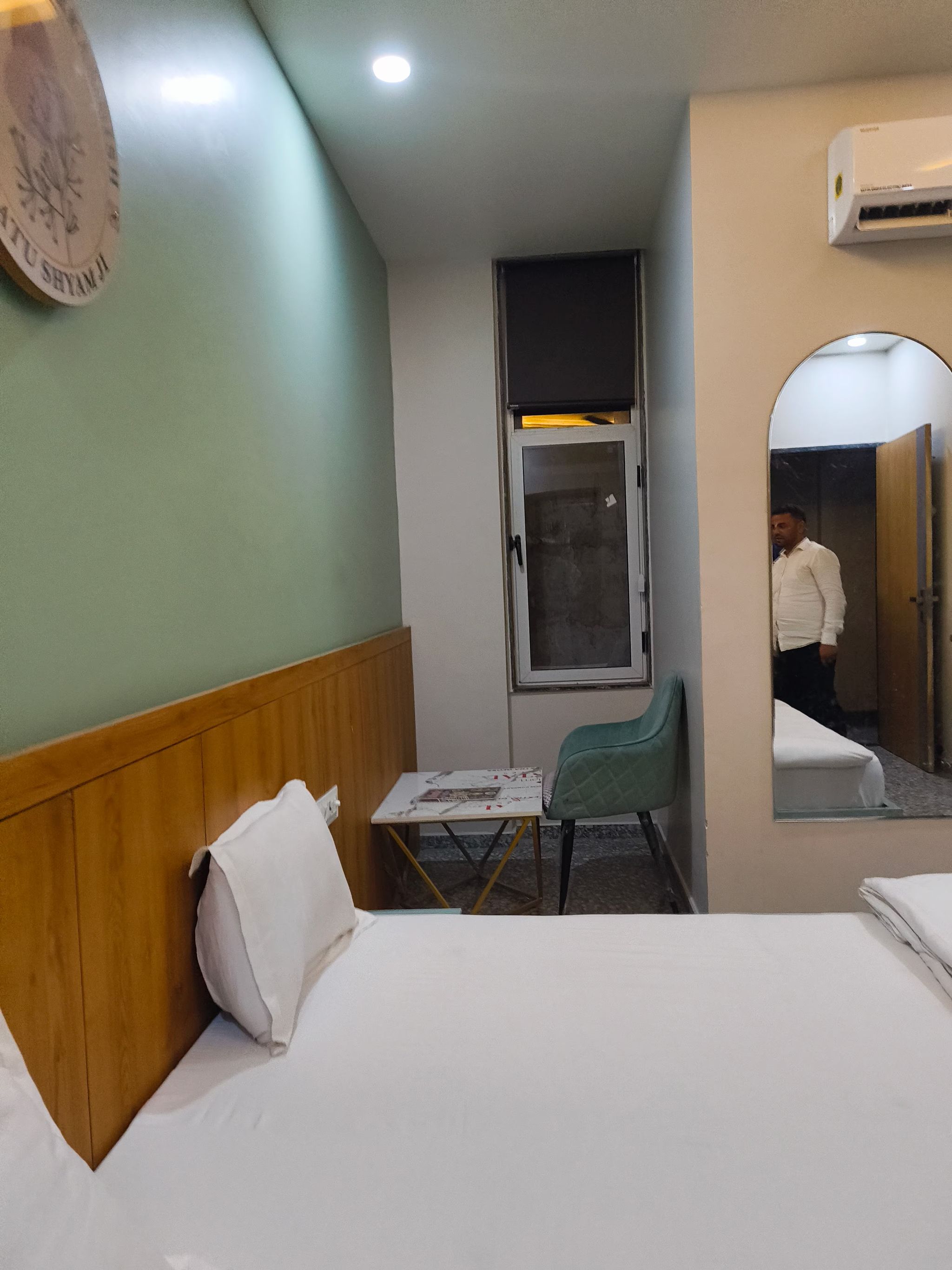 HOTEL DWARKADHISH Deluxe room  3