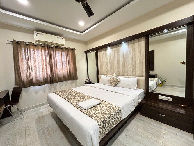 HOTEL SHIVGANGA COMFORT ZONE Deluxe King Room