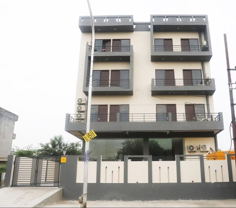 The Amaya Inn @Near Sector 51 Metro