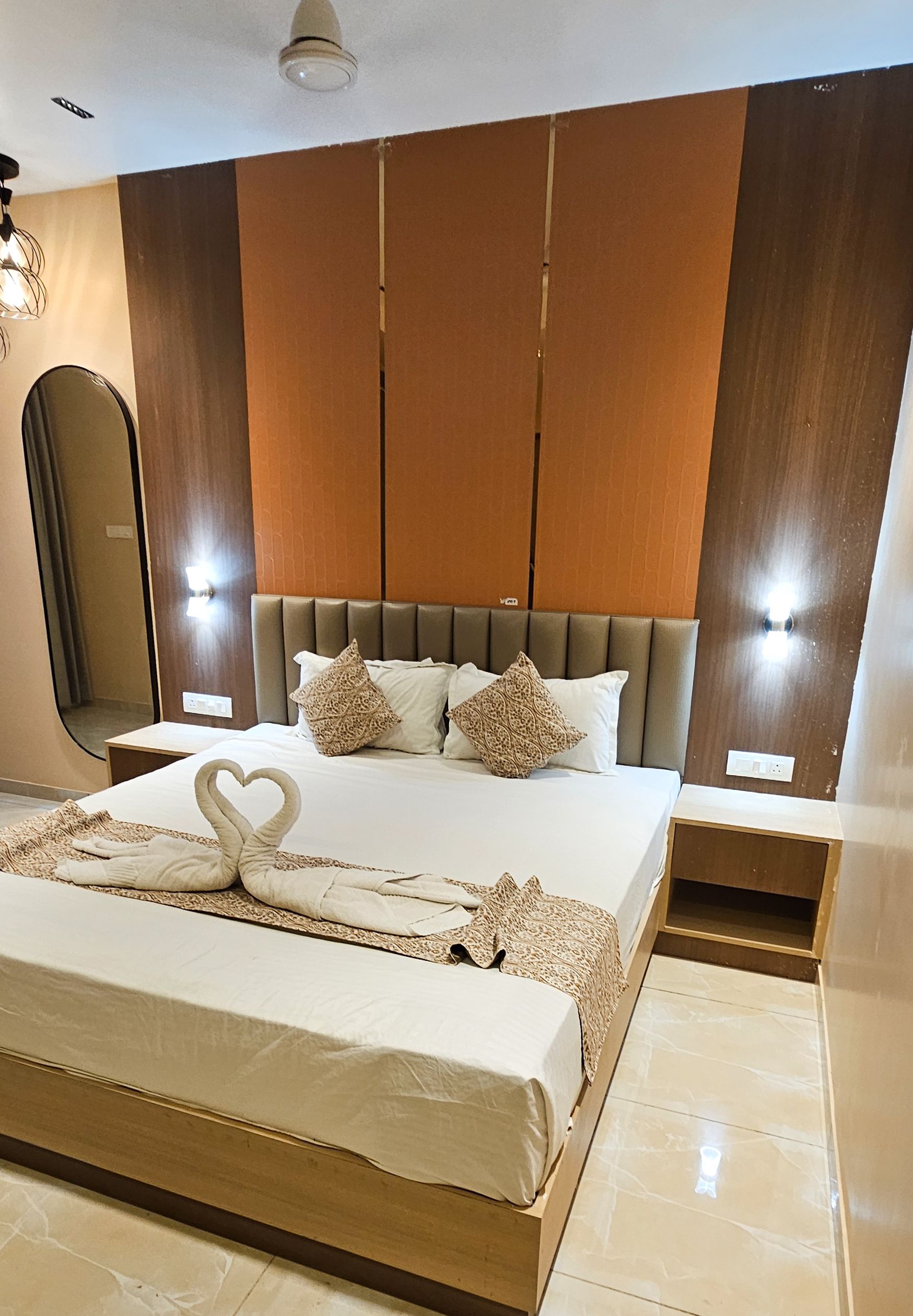 Hotel Vaishno Regal Super Deluxe Room with King Size Bed 37