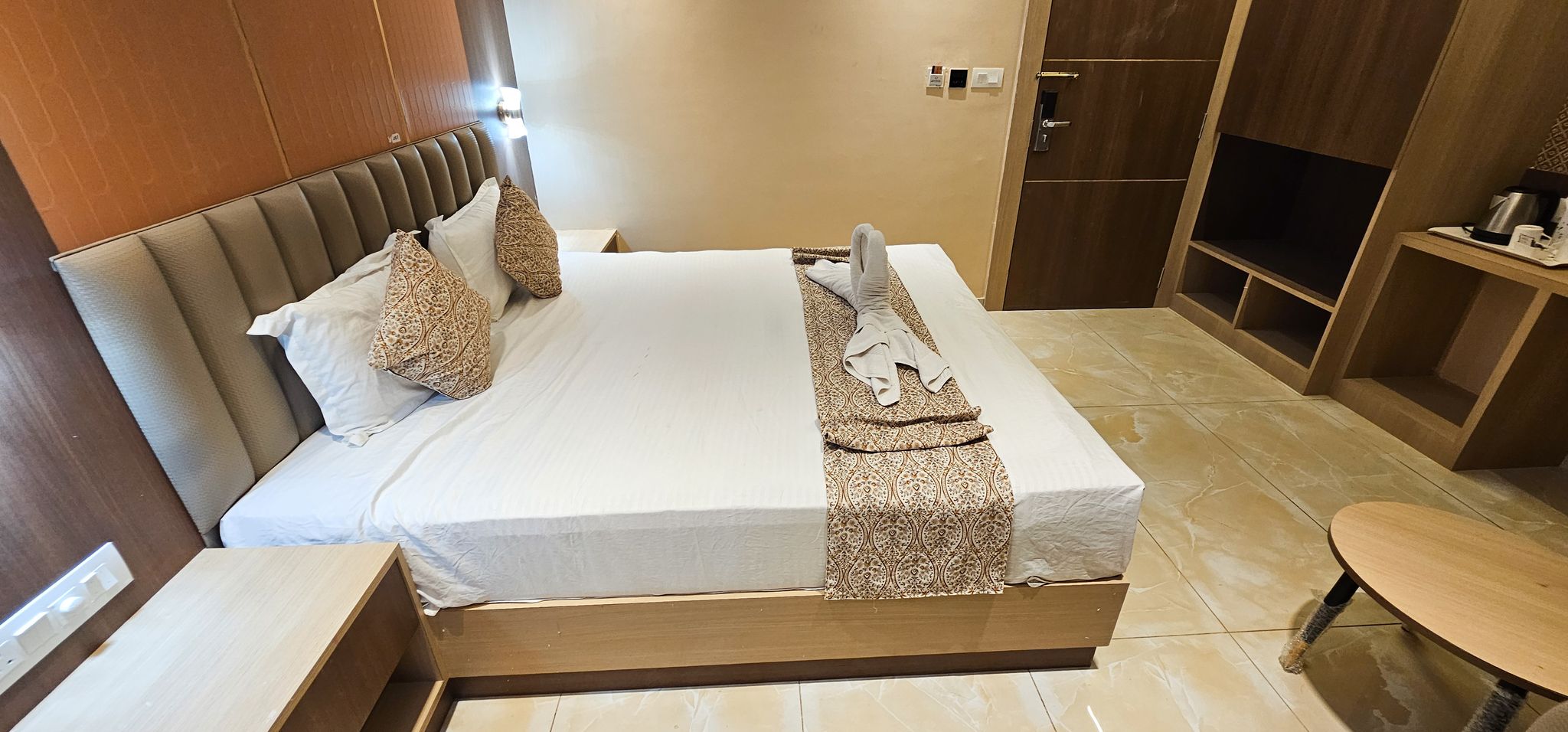 Hotel Vaishno Regal Super Deluxe Room with King Size Bed 53