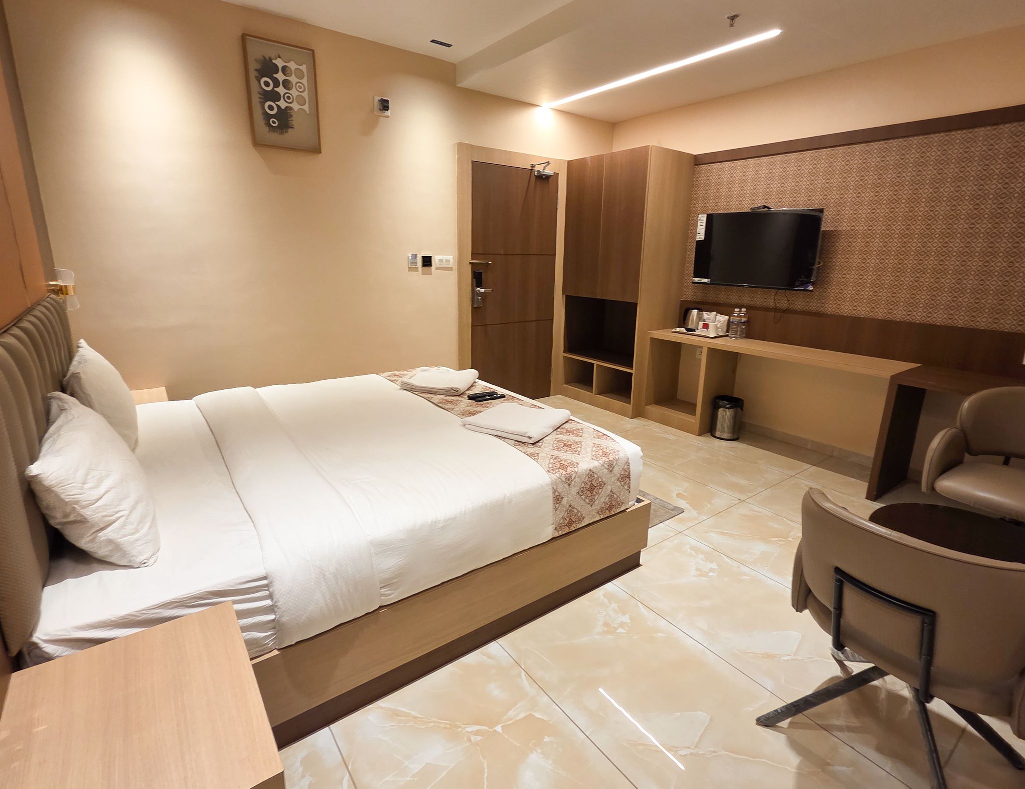 Hotel Vaishno Regal Super Deluxe Room with King Size Bed 28