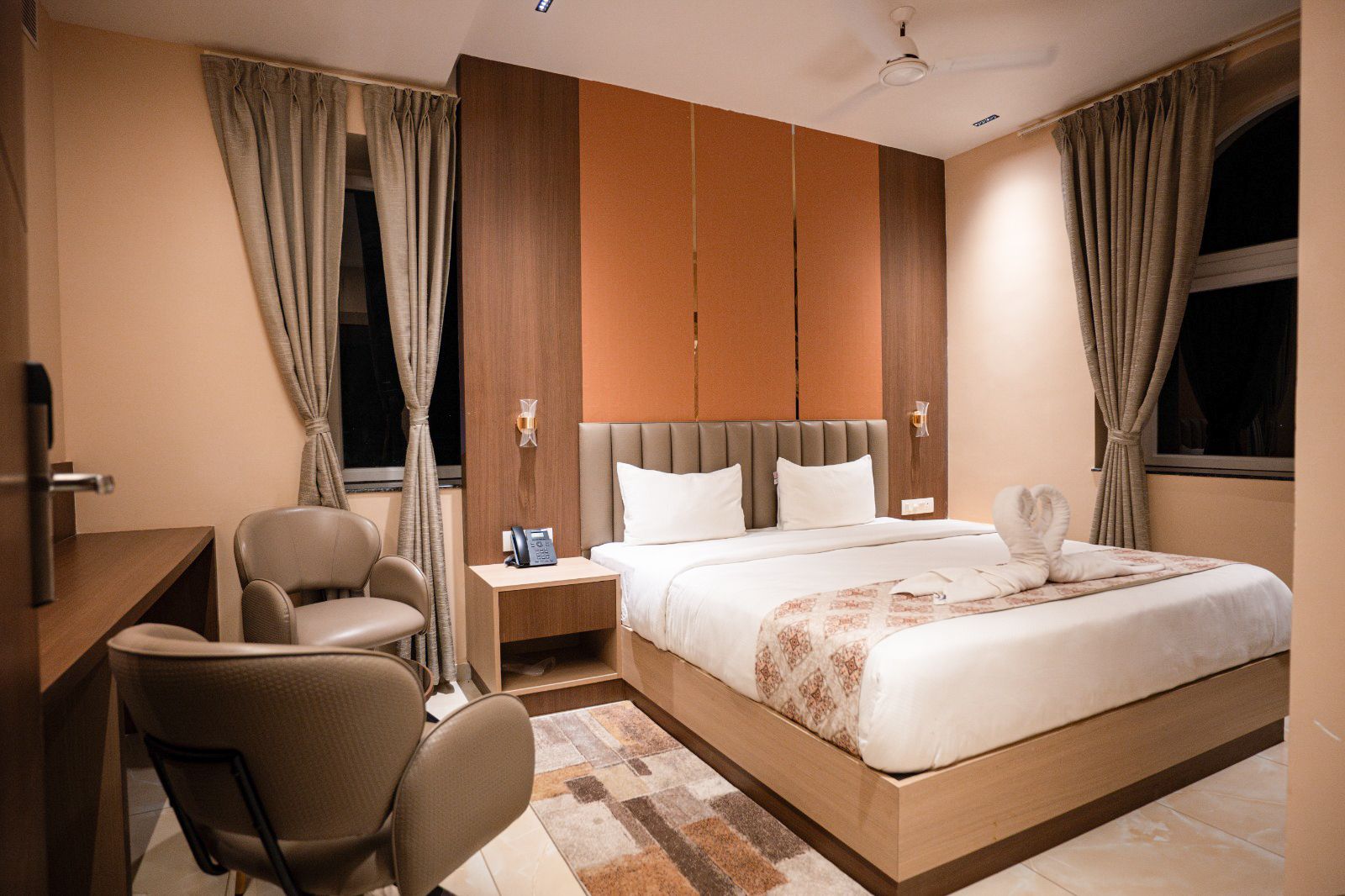 Hotel Vaishno Regal Super Deluxe Room with King Size Bed 40