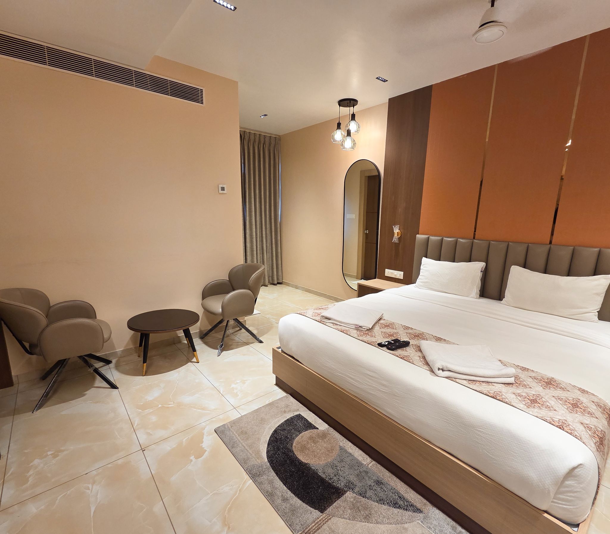 Hotel Vaishno Regal Super Deluxe Room with King Size Bed 39