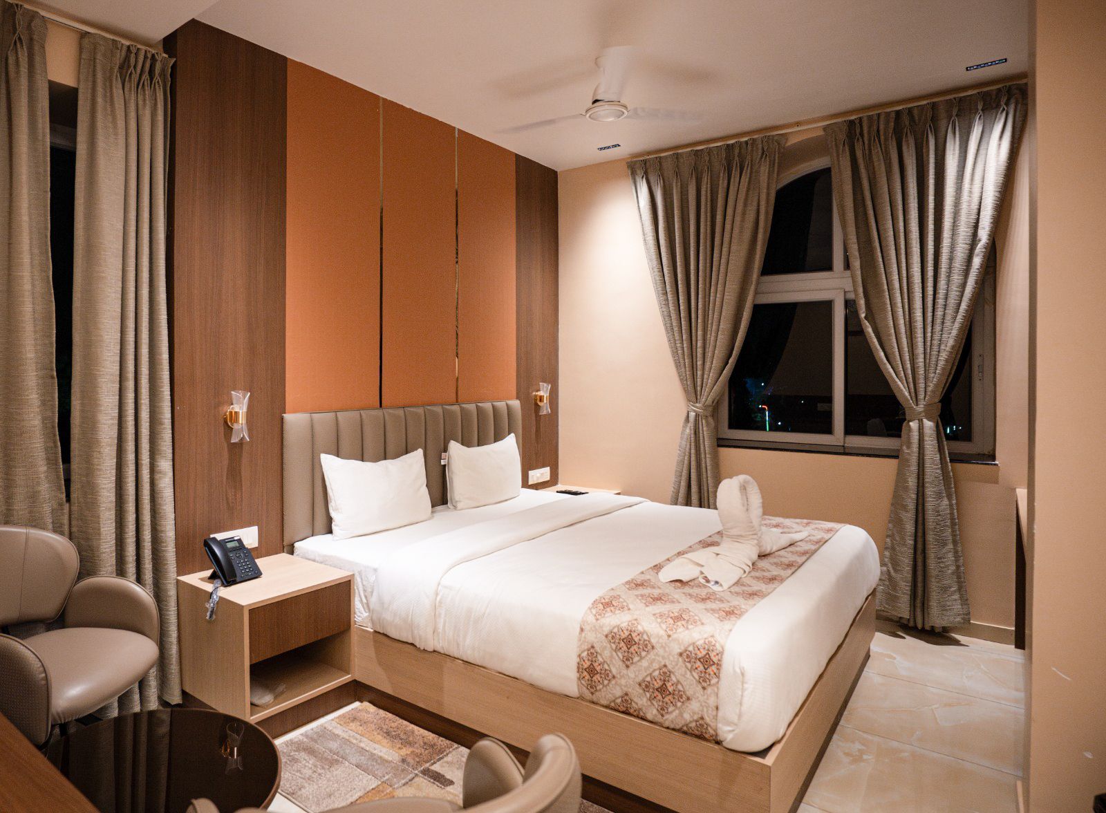 Hotel Vaishno Regal Super Deluxe Room with King Size Bed 5