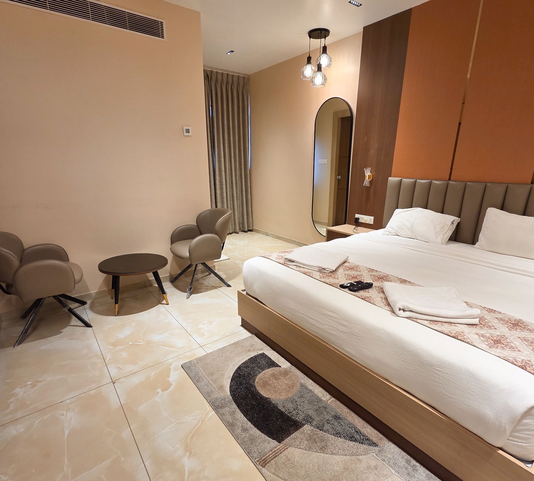 Hotel Vaishno Regal Super Deluxe Room with King Size Bed 23