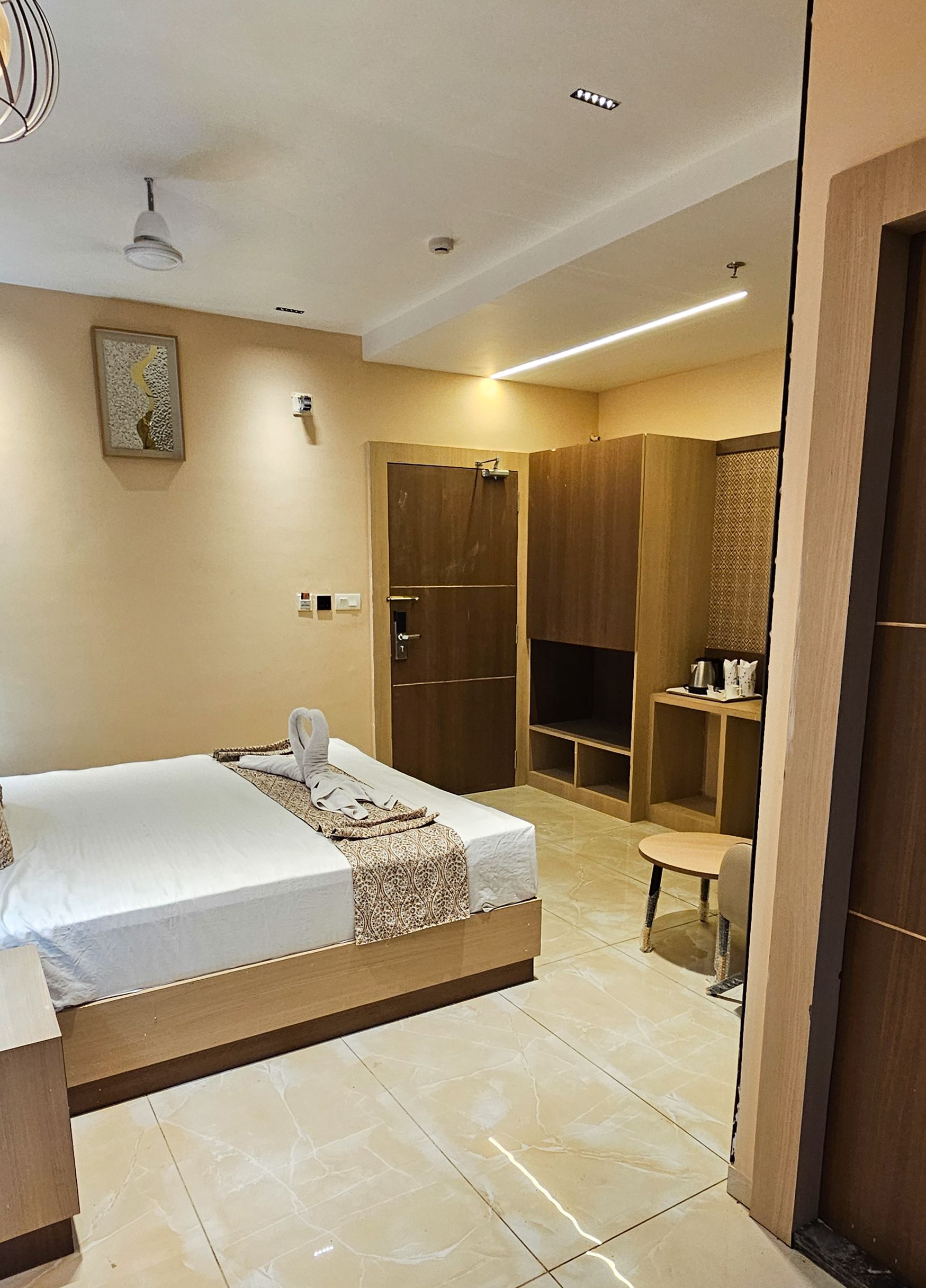 Hotel Vaishno Regal Super Deluxe Room with King Size Bed 33
