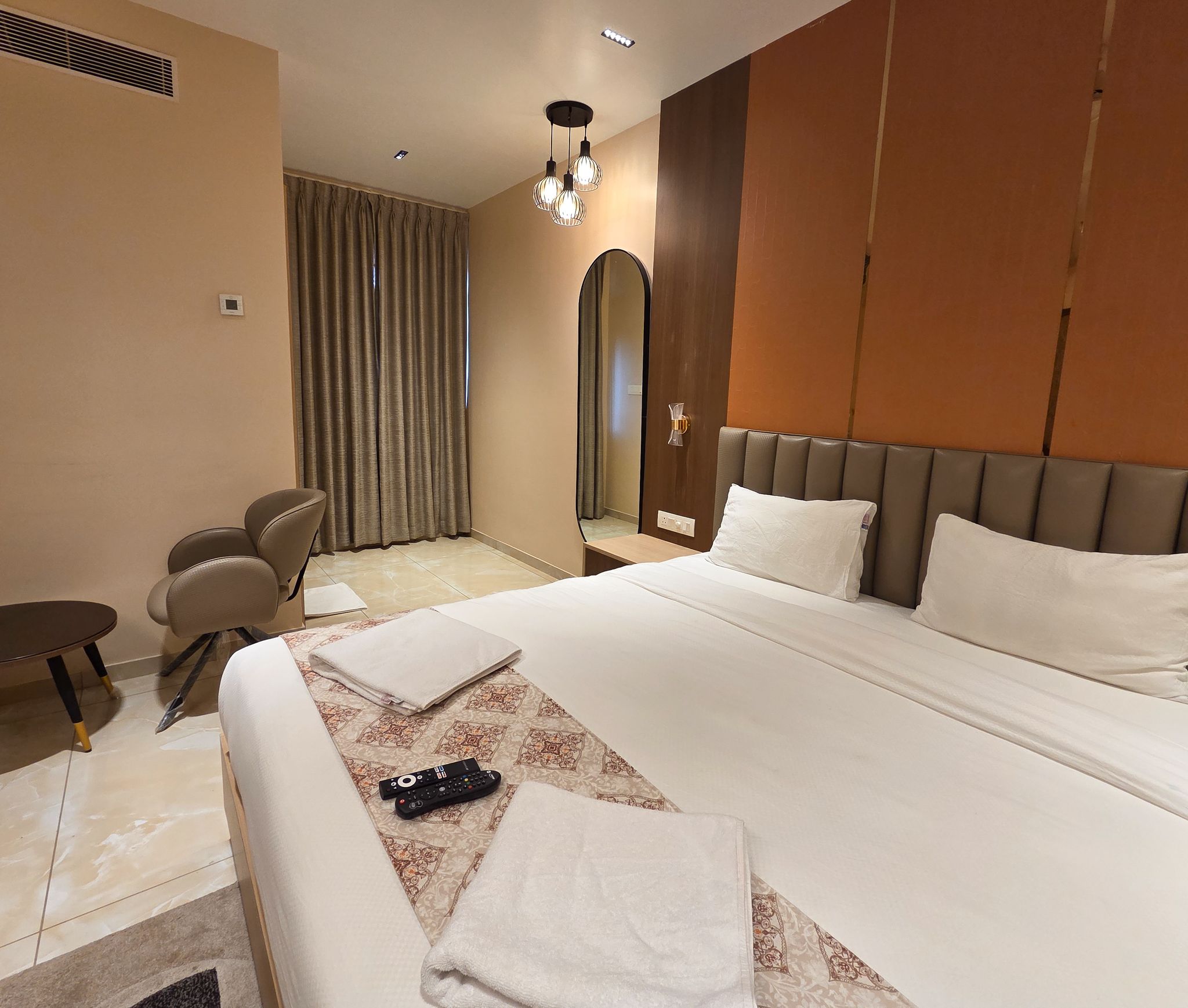 Hotel Vaishno Regal Super Deluxe Room with King Size Bed 45