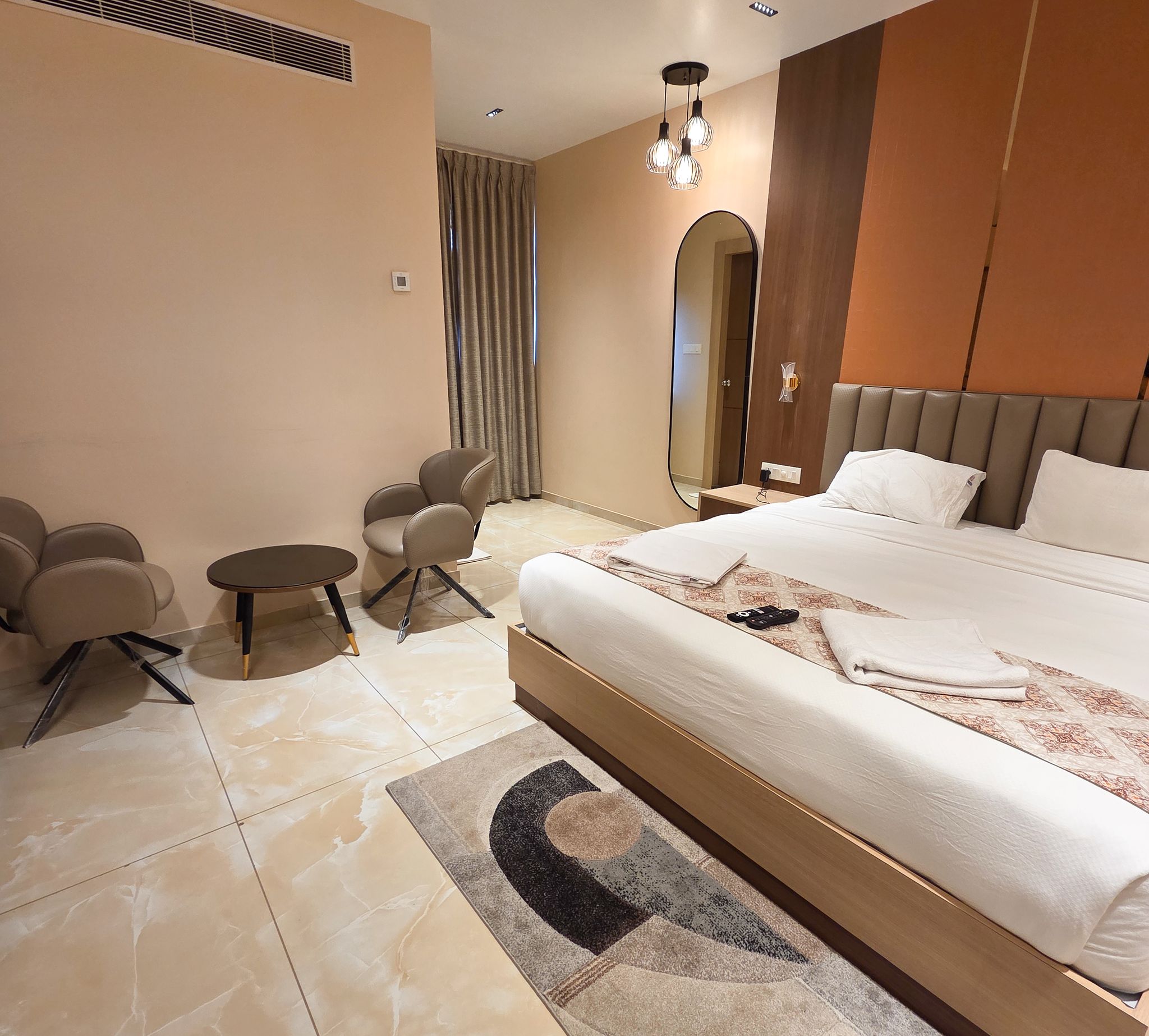 Hotel Vaishno Regal Super Deluxe Room with King Size Bed 56