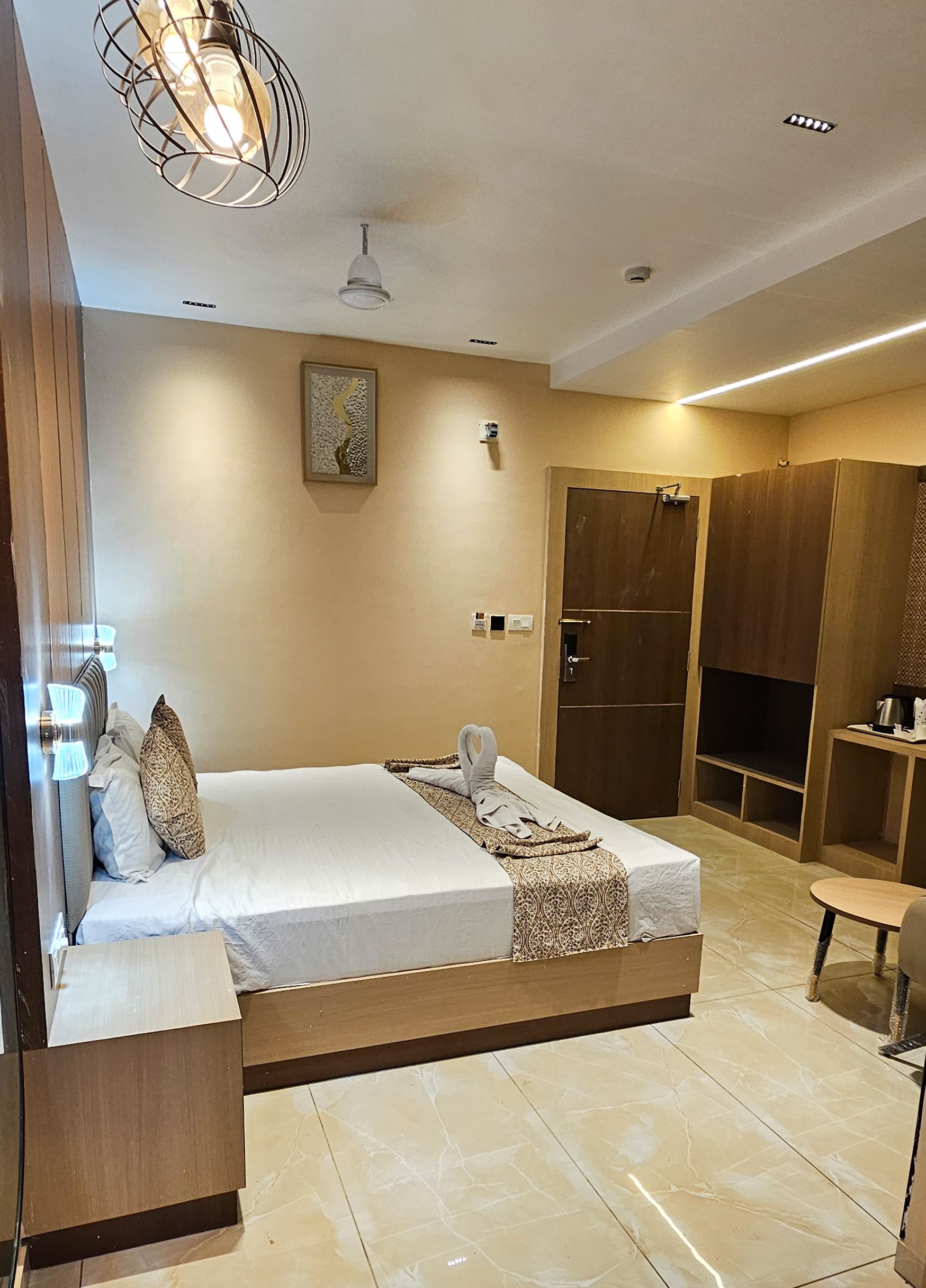 Hotel Vaishno Regal Super Deluxe Room with King Size Bed 49