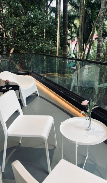 Deluxe Double or Twin Room with Pool View