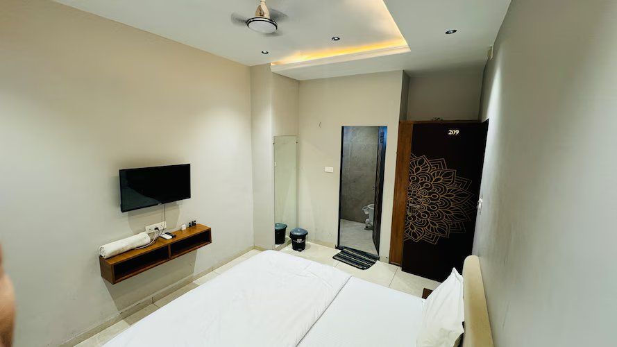 Hari leela fort view palace Deluxe Room 5