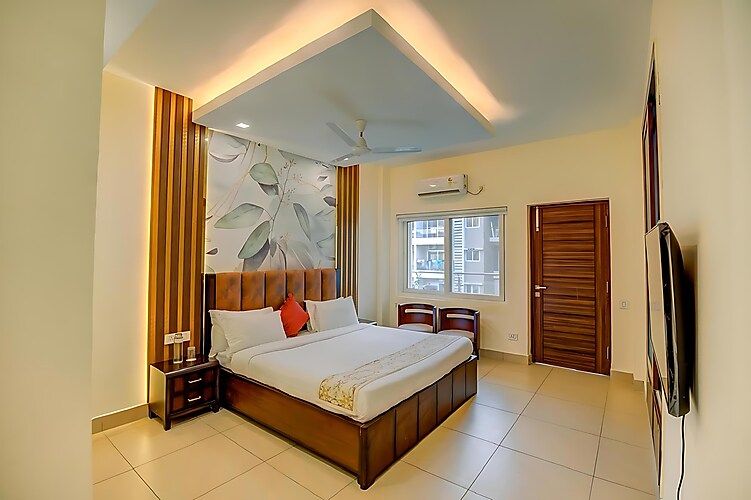 Standard Queen Room
