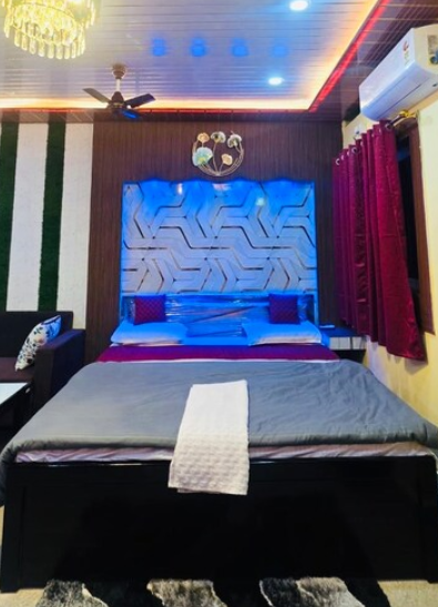 Hotel Aurovalley ( Near SLN college and Bike On Rent)