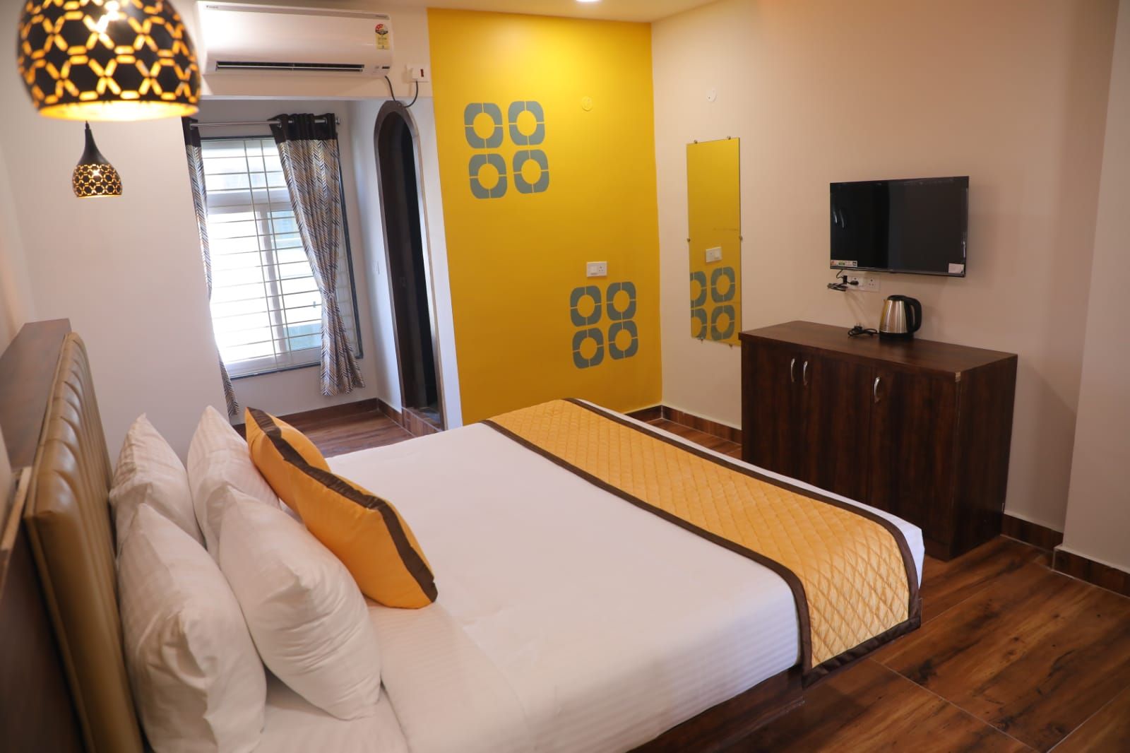 TARA RESIDENCY Premium Room 3