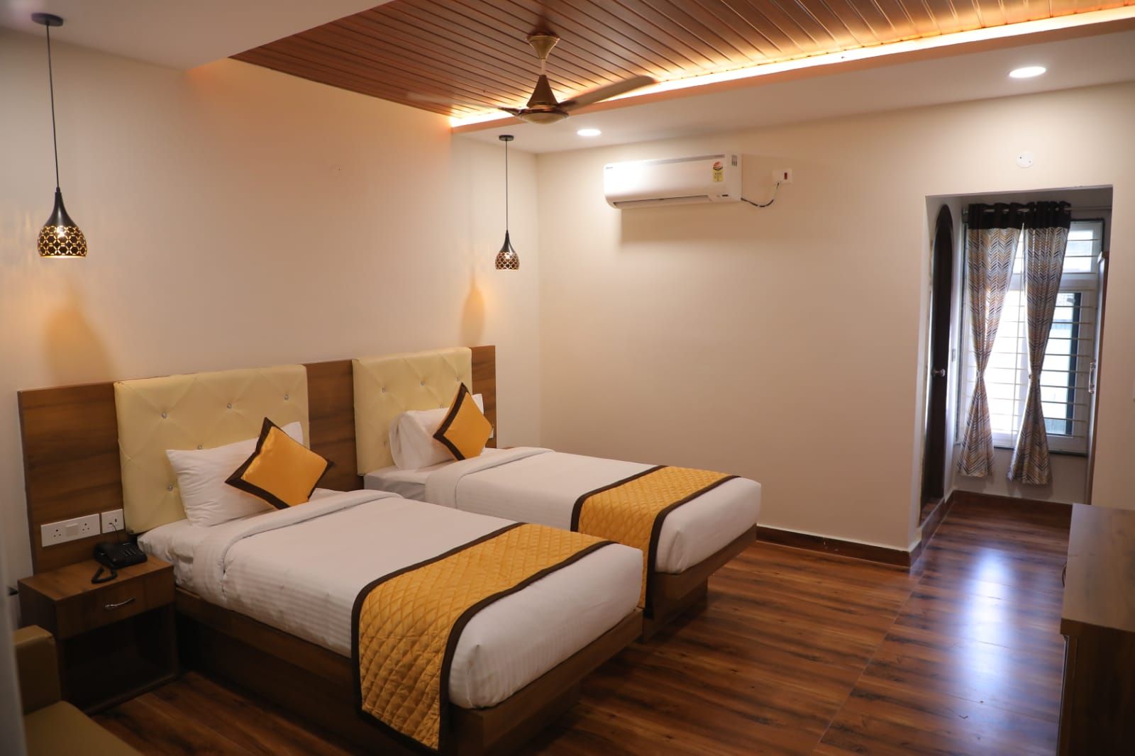 TARA RESIDENCY Premium Room 4