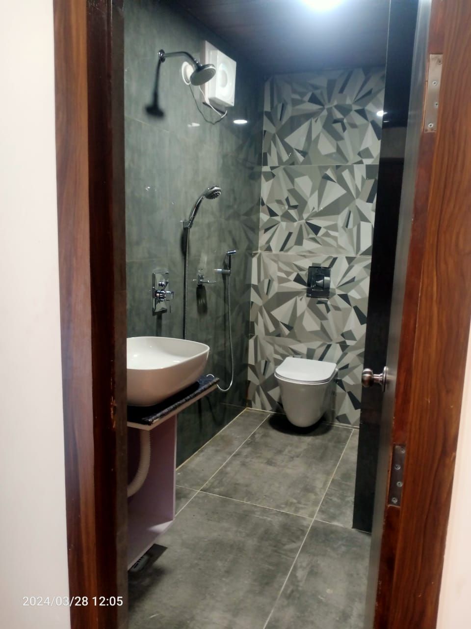 TARA RESIDENCY Premium Room 6