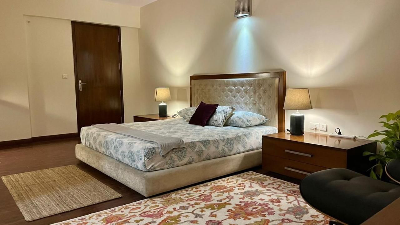 King Room with Balcony (Den)